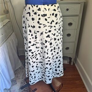 Vestique Mid Length Skirt